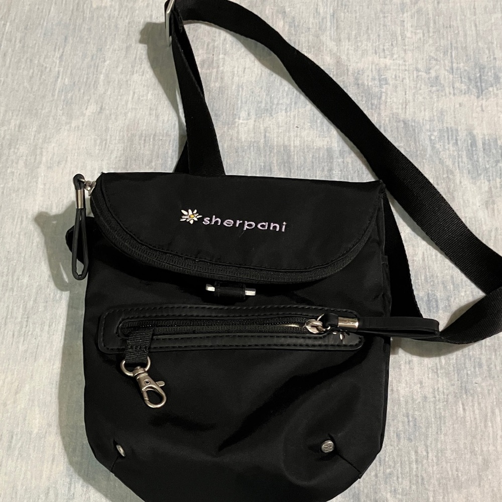 Sherpani Black Pica Crossbody Bag